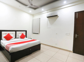 OYO 62820 Hotel Sanfot
