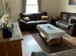 4 Bed Bungalow Near Airport