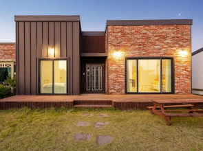 Jeju Pureunbada Pet Dokchae Pension