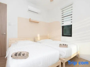 Muji Style 5BR Ferringhi Beach House 15Pax 1
