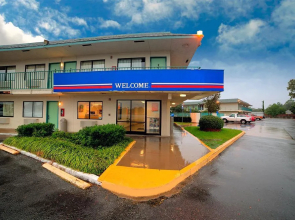 Budget Inn Alexandria