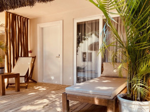 Kalia Beach Hotel Side