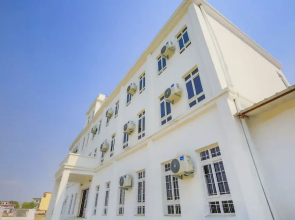OYO 417 Hotel Lacoul Inn