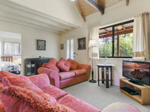 Arcadia Cottage