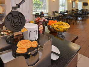 Mai Hana Hotel- Intl Drive, Trademark Collection by Wyndham