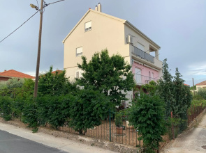 New 4* apartment "Orto" in the center of Trogir