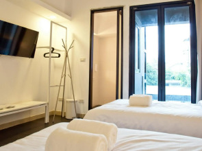 BED Phrasingh Hotel - Adults Only