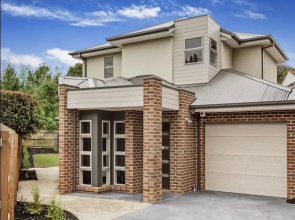 Signature Townhouse In Doncaster