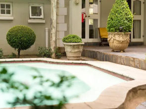 One of our top Picks in Pretoria - Lovely Spacious Room With Breakfast