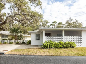 Recently Updated Cozy Siesta Key Beach Villa