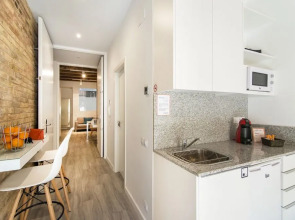 Happy People Sagrada Familia