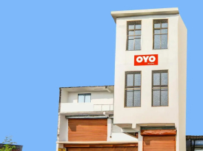 Oyo Flagship 703742 Hotel C.R.K Inn