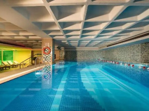 Titanic Port Bakirkoy