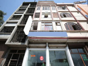 Vaccinated Staff- OYO 6785 Sunder Bus Stand