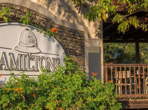 Hamiltons Lodge & Restaurant