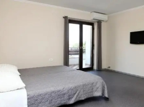 Spacious Izola Apartment SL