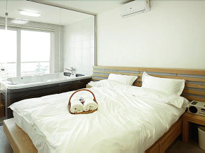 Ganghwa Romantic Cube Pension