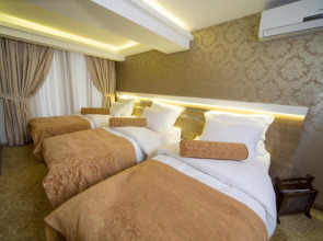 Golden Rain Hotel Old City