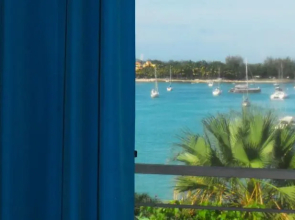 Le Lagon Bleu