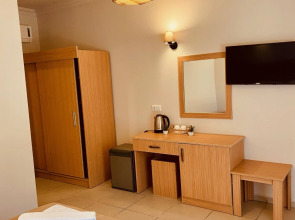 Kalia Beach Hotel Side