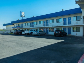 Motel 6 Russellville, AR