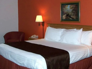AmericInn Lodge & Suites Garden City