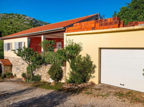 Stunning Home in Modric With 3 Bedrooms and Wifi
