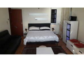 Apartment & Rooms House with Garden