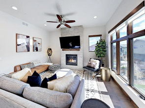 Blackstone Townhouse Unit #2A 2 Bedrooms 2.5 Bathrooms Townhouse