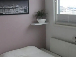 Blue Sky Lounge Apartment