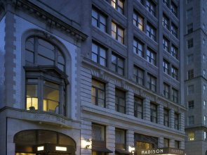 Hu. Hotel