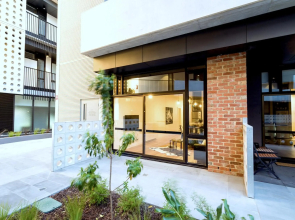 Mega Style Apartments West Melbourne Townhouse