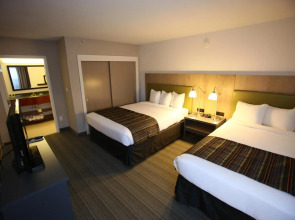 GreenTree Inn & Suites Phoenix Sky Harbor