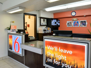 Motel 6 Toledo, OH