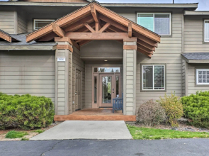 Charming Redmond Townhome w/ Resort Amenities