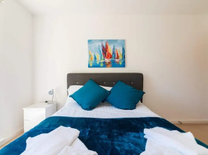 Executive City Apartment -Near Greengate