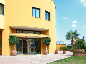 City Hotel