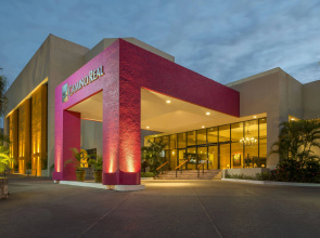HS HOTSSON Hotel Tampico
