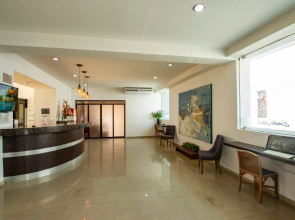 Hotel Embajadores