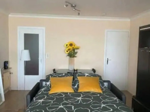 Stunning 1-bed Apartment in Oostende Beach-view