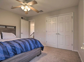 Pool & Furnished Patio: Group Getaway in Hershey