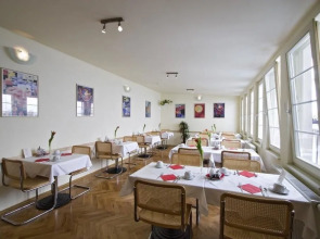 Hotel Meda - Art of Museum Kampa