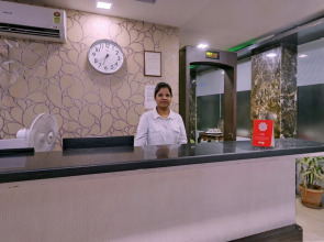 OYO 464 Hotel Lotus Palace