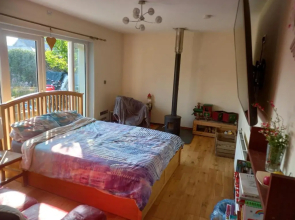 No 9 Manor Way