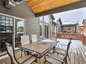 Luxe Rocky Mtn Retreat w/ Hot Tub - By Winter Park