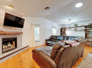Pool & Patio Access: Breezy Getaway in Palm Harbor