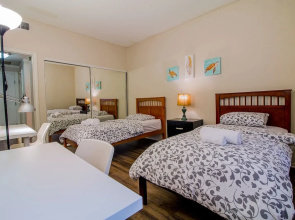 Prime Location Luxury Westwood Apt 111