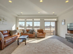 GVR Golf Retreat w/ Views! 9 Mi to Denver Airport