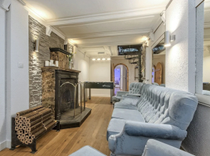 Acco Rent Amber House