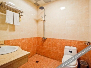 Donghua Hotel